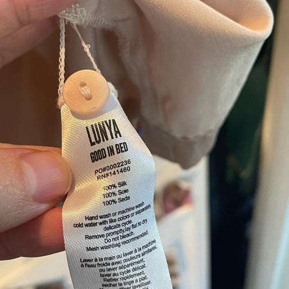 Lunya Washable Silk Button Down Top in Delicate Pink, Size S - Picture 4 of 6